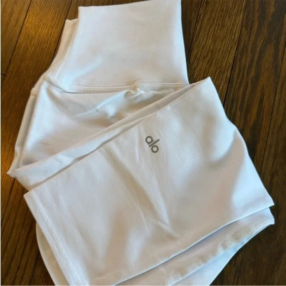 ALO Yoga Crisp White High-Waist Leggings - Picture 2 of 7